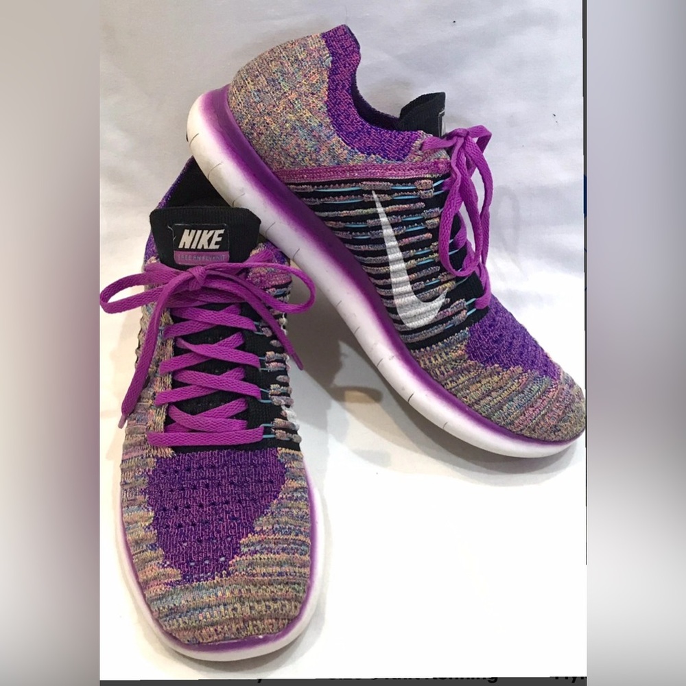 Nike Women's Purple and Pink Athletic Shoes